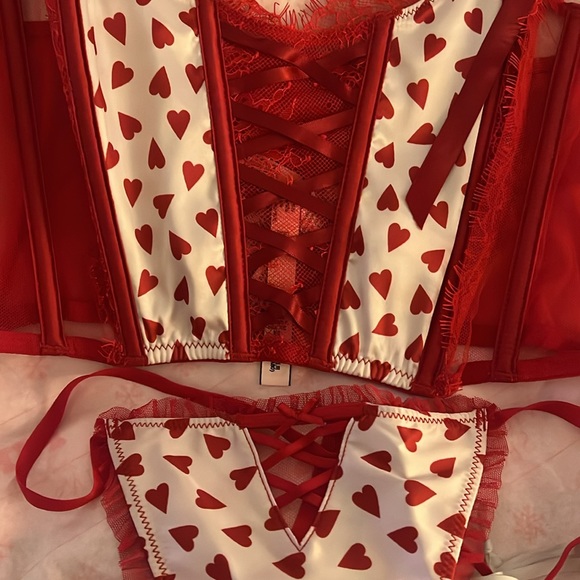 Victoria’s Secret red and white heart corset top and matching panty nwt size m - Picture 6 of 10